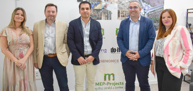 La empresa palaciega  MEP-Projects recibe la visita institucional del alcalde en sus nuevas instalaciones