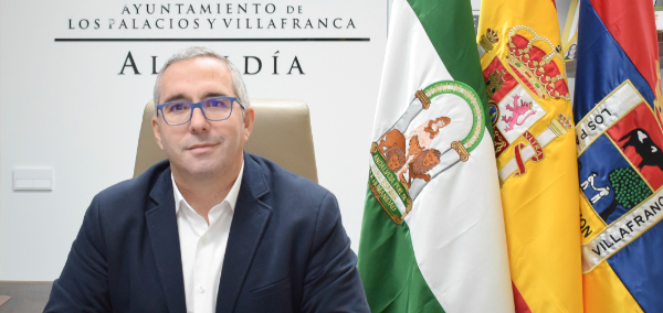 En una declaración institucional el alcalde palaciego conmemora el 4 de diciembre y la movilización histórica del pueblo andaluz en 1977 como preludio