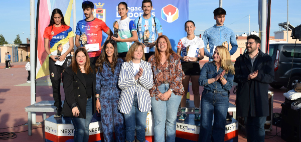 Francisco Javier Gómez del Club Atletismo Málaga y Cayetana Panadero del CD Gilete vencen en la general de la 36ª Milla Urbana de Los Palacios y Villafranca 
