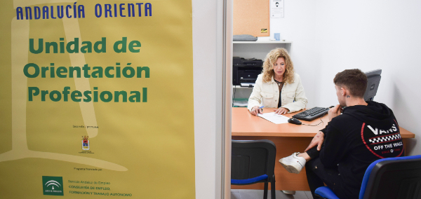 La Delegación Municipal de Formación y Empleo informa de una oferta de trabajo para cubrir dos puestos de Técnicos de Orientación Laboral para el Serv