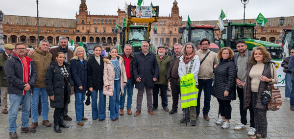 El alcalde de Los Palacios y Villafranca respalda al campo sevillano en la concentración contra el acuerdo UE-Mercosur