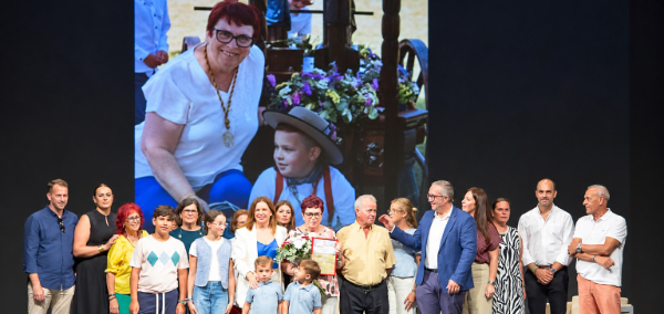 Ana María Acosta recibe el Galardón del Mayor 2026 durante la Gala del Mayor